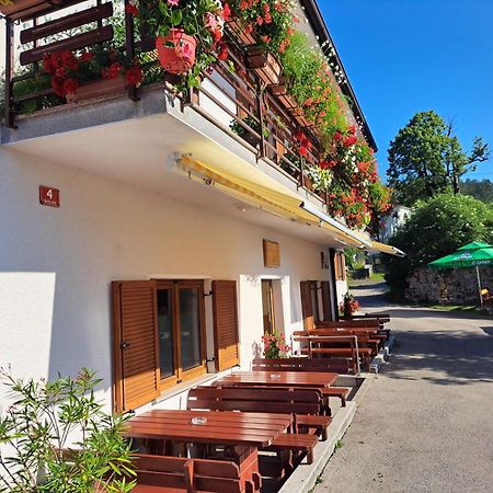 Farm Stay Pri Cepcovih Golac Ngoại thất bức ảnh