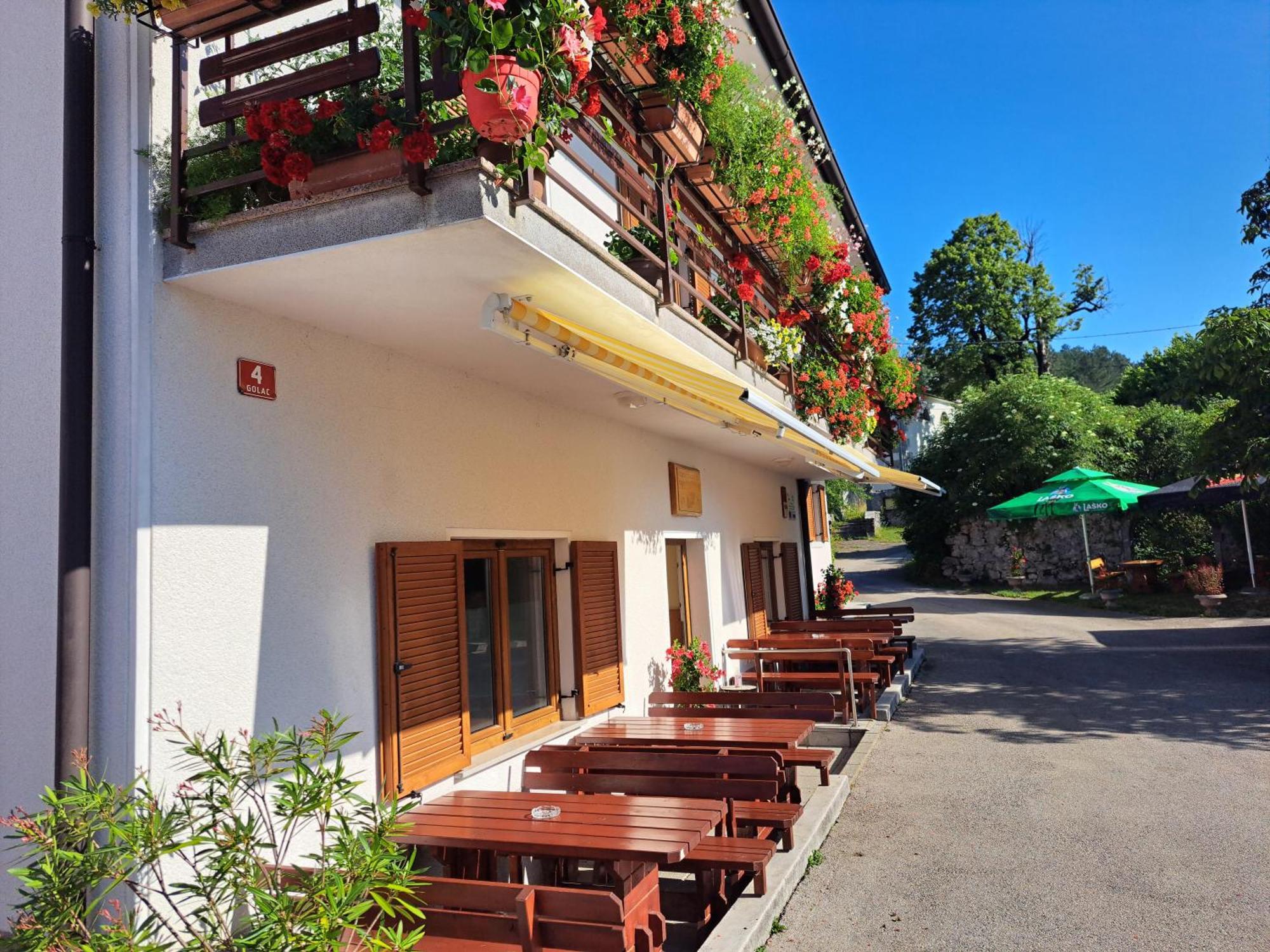 Farm Stay Pri Cepcovih Golac Ngoại thất bức ảnh