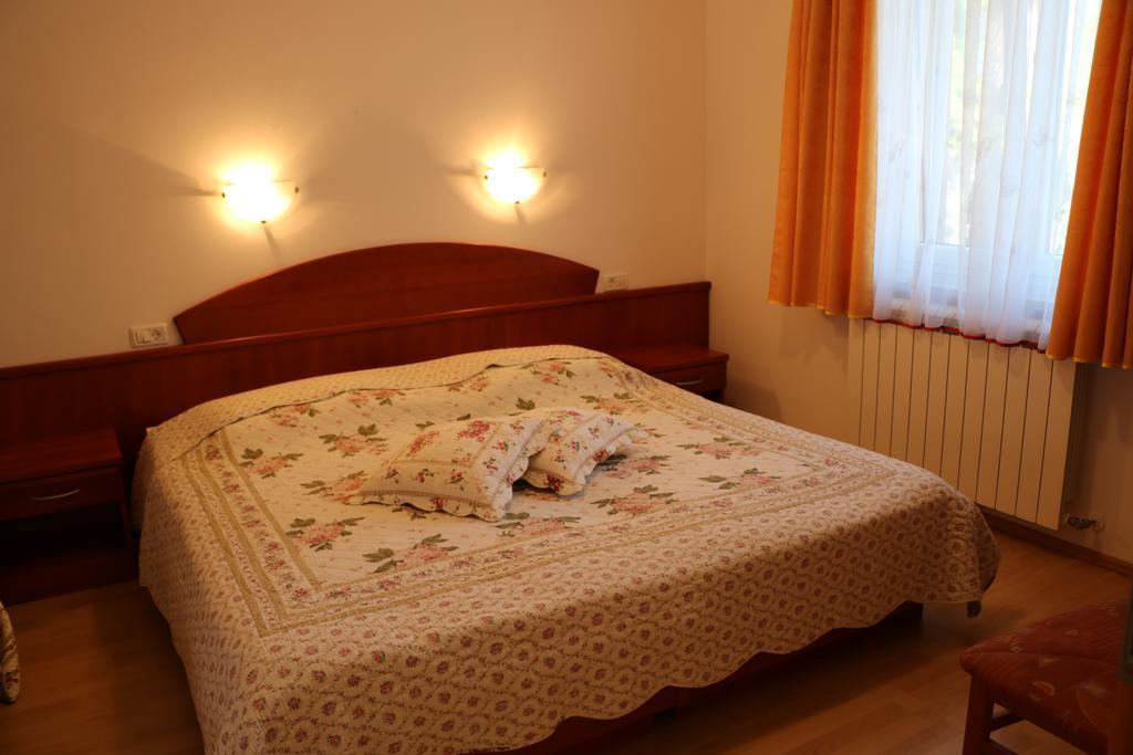 Farm Stay Pri Cepcovih Golac Ngoại thất bức ảnh
