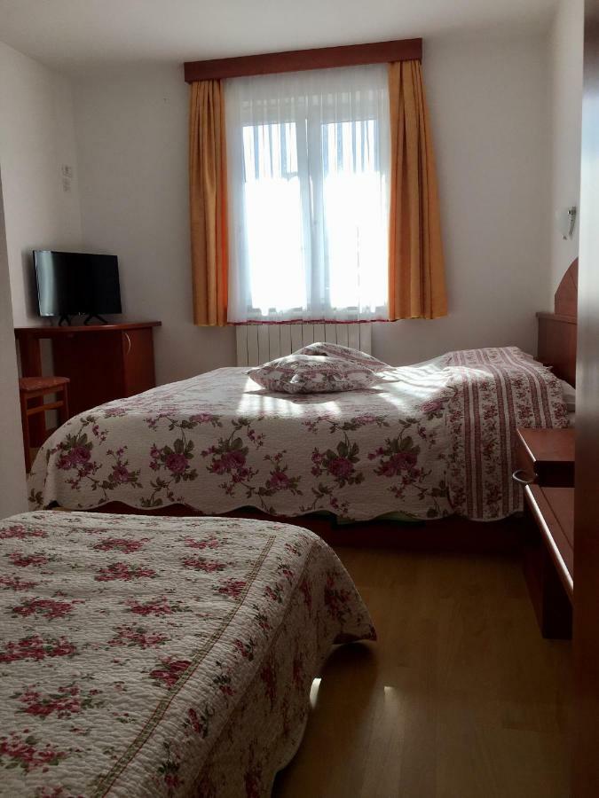 Farm Stay Pri Cepcovih Golac Ngoại thất bức ảnh